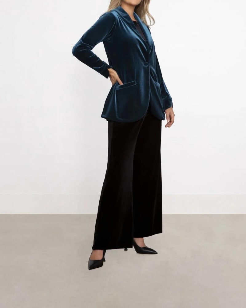 Front of a model wearing a size 10 Savvy Blazer in Dragonfly in Dragonfly by Sympli. | dia_product_style_image_id:326514